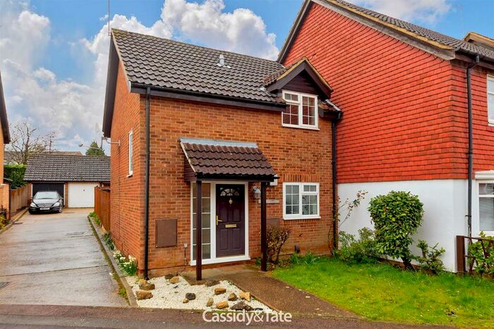 2 Bedroom End Of Terrace House To Rent In Larkswood Rise, Jersey Farm, St Albans, AL4