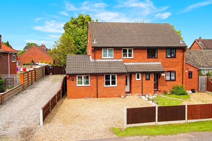 3 Bedroom Semi-Detached House For Sale In Holt Road, Horsford, Norwich, NR10