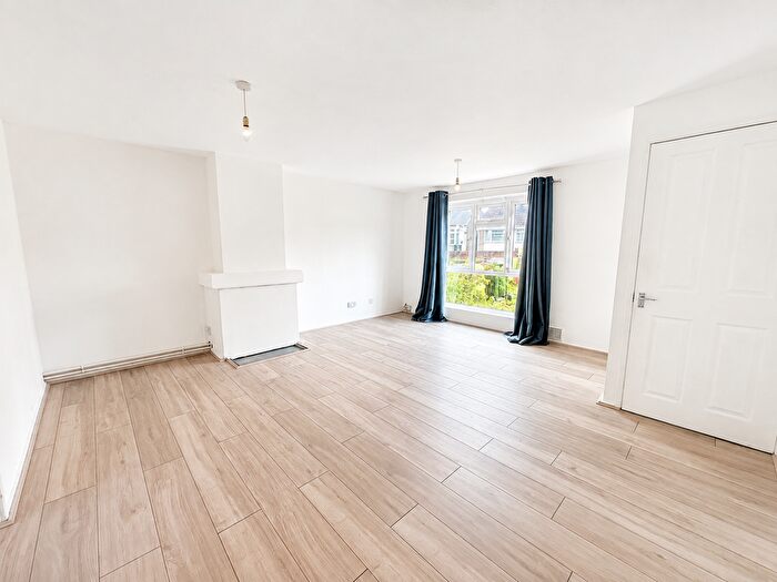 3 Bedroom Property To Rent In Osborne Road, Basildon, SS16