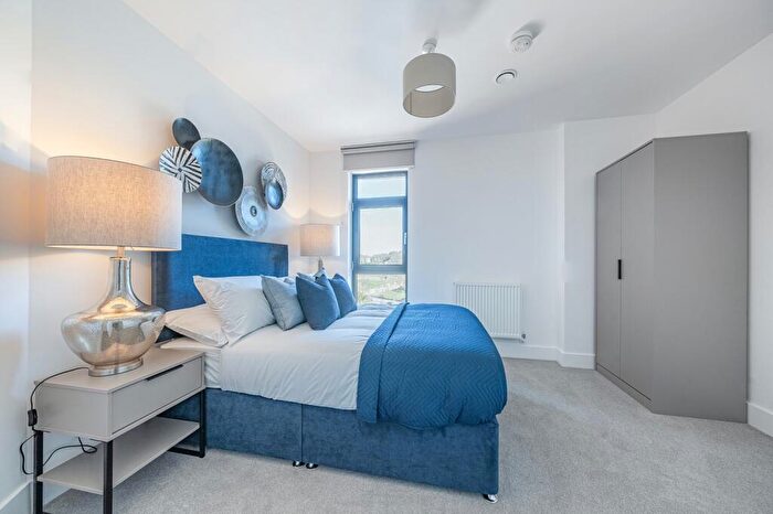 2 Bedroom Flat To Rent In Medway Street Chatham, ME4