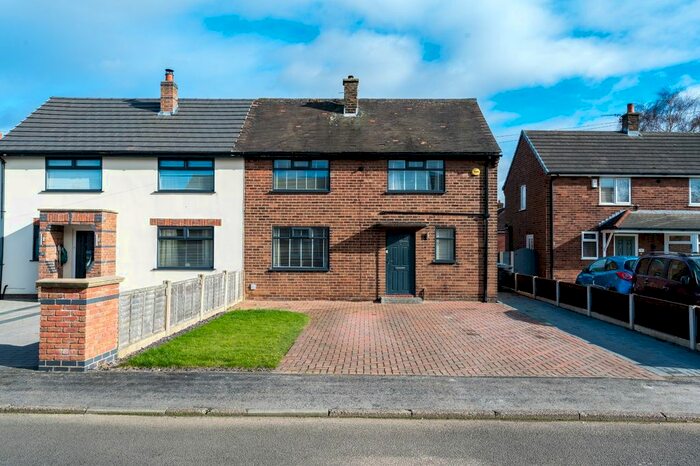 3 Bedroom Semi-Detached House To Rent In Duke Avenue, Glazebury, Warrington, Cheshire, WA3