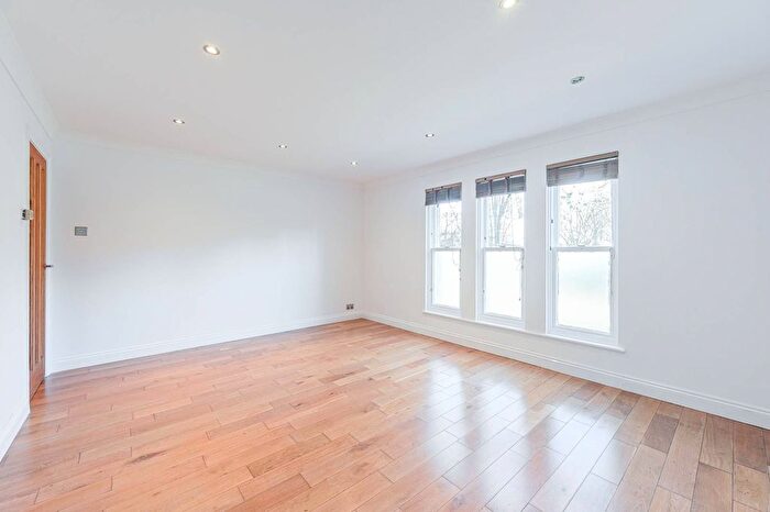 2 Bedroom Flat For Sale In Adelaide Avenue, Brockley, London, SE4