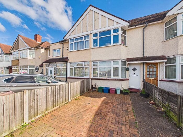 2 Bedroom Terraced House For Sale In Hounslow Road, Hanworth, Middlesex, TW13