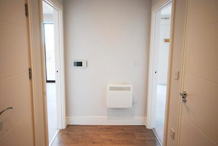 1 Bedroom Flat For Sale In Flat Waterfront Heights, Mountpleasant, HA0