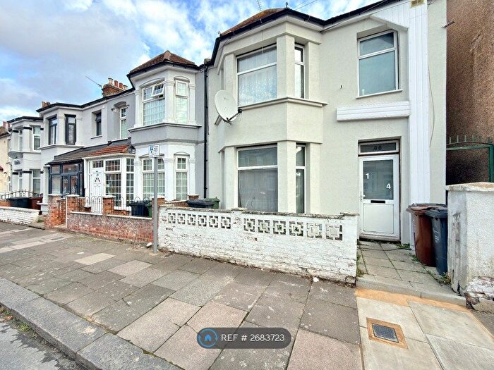 1 Bedroom Flat To Rent In Harpour Road, Barking, IG11