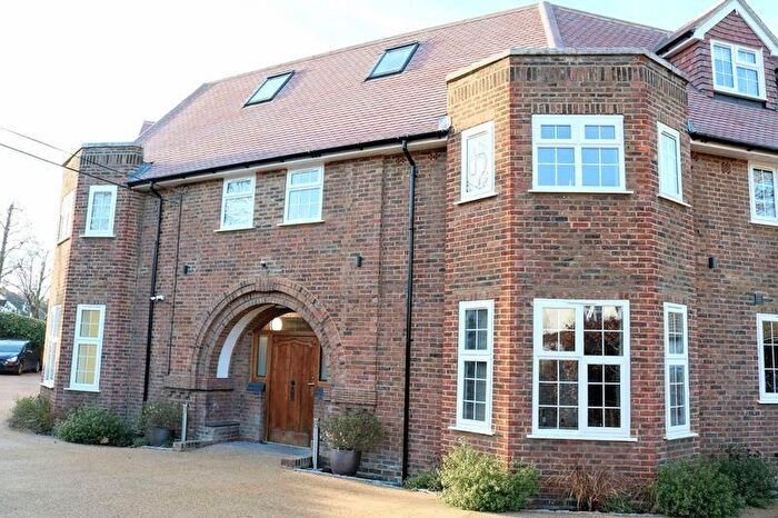 2 Bedroom Flat For Sale In Montagu Gardens, Wallington, SM6