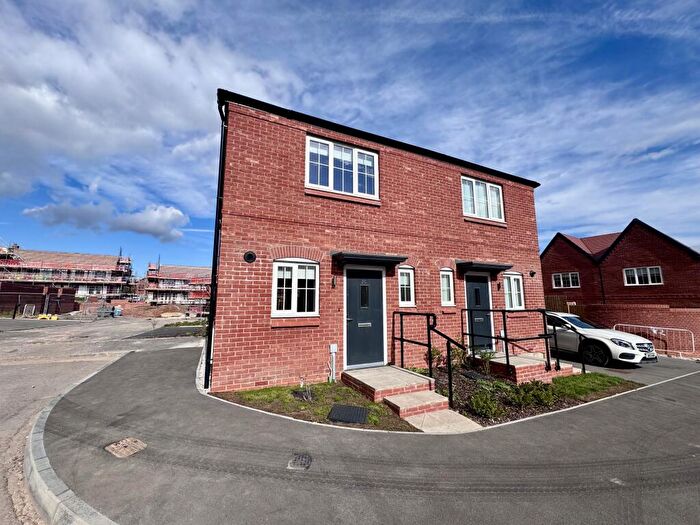 2 Bedroom House To Rent In Lodge Grove, Fairham, NG11