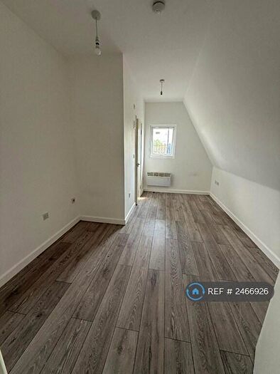 1 Bedroom Flat To Rent In Broad Street, Dagenham, RM10