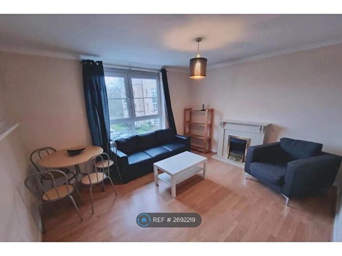 2 Bedroom Flat To Rent In Inglis Green Gait, Edinburgh, EH14