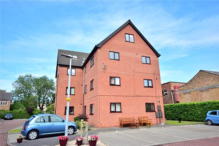 2 Bedroom Maisonette For Sale In Grosvenor Crescent, Grimsby, DN32