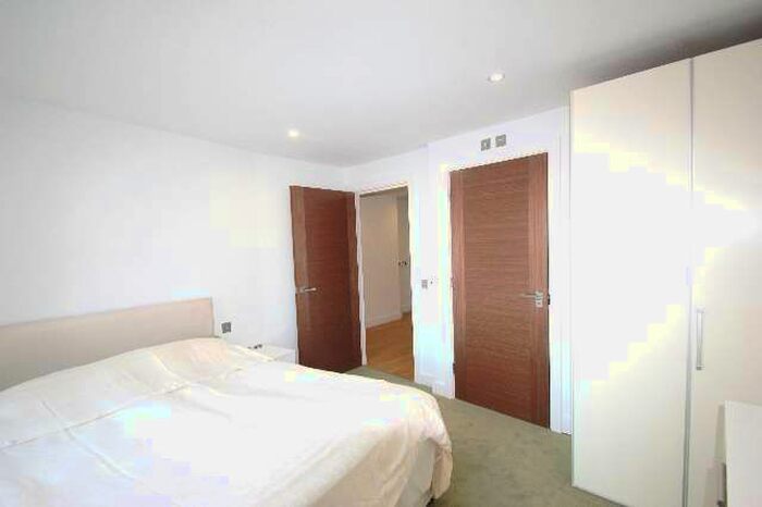 2 Bedroom Flat To Rent In Sylvester Walk, Hackney, E8