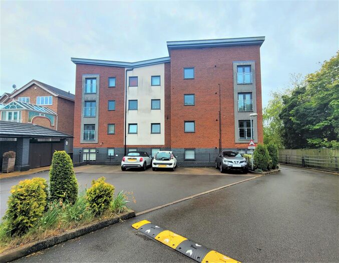2 Bedroom Flat To Rent In Ladywood Court, A Lichfield Road, Sutton Coldfield, B74