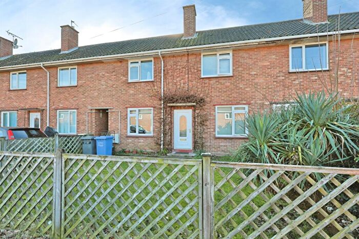 5 Bedroom Semi Detached House For Sale In Freshfield Close, Norwich, NR5