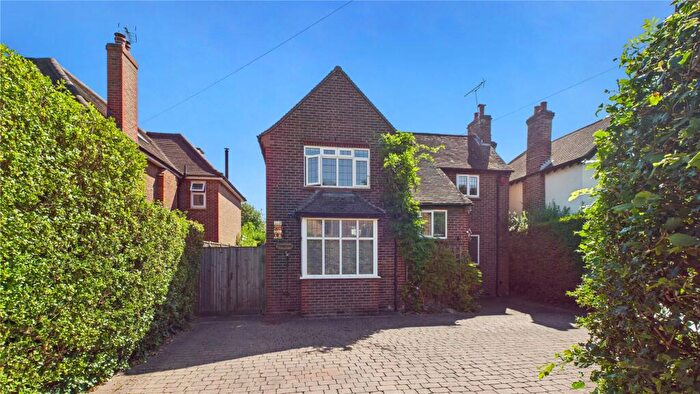 4 Bedroom Detached House For Sale In Bullbeggars Lane, Horsell, Surrey, GU21