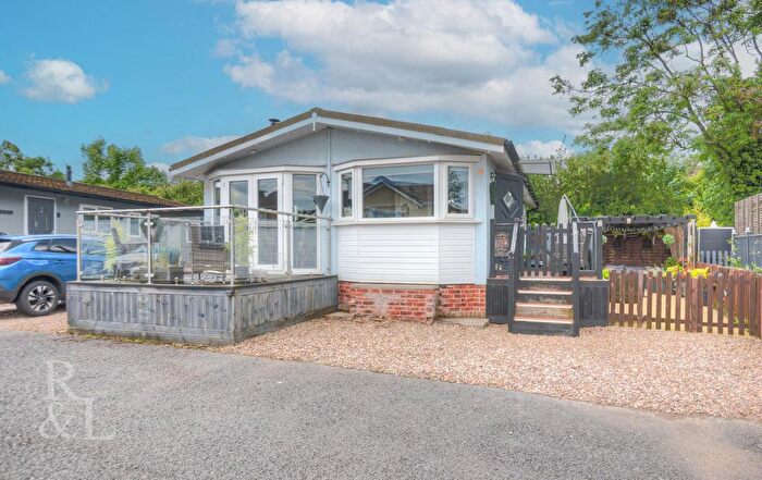 2 Bedroom Mobile/park Home For Sale In Ashby Road, Sinope, Coalville, LE67