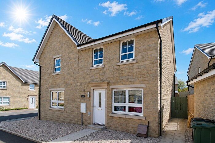 3 Bedroom Semi Detached House For Sale In Reservoir View, East Ardsley, Wakefield, WF3