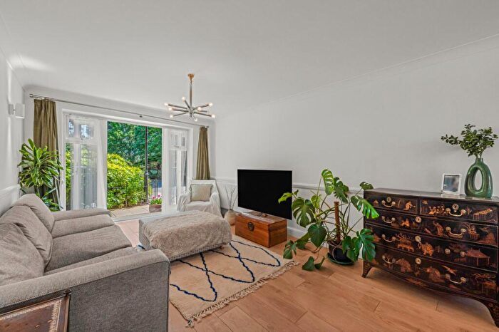 2 Bedroom Flat For Sale In Goddard Place, Tufnell Park, N19