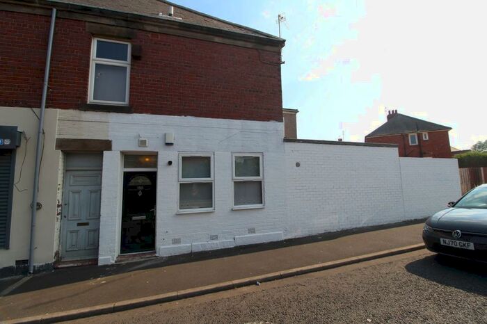 2 Bedroom Ground Flat To Rent In Benson Road, Walker, Newcastle Upon Tyne, Tyne And Wear, NE6