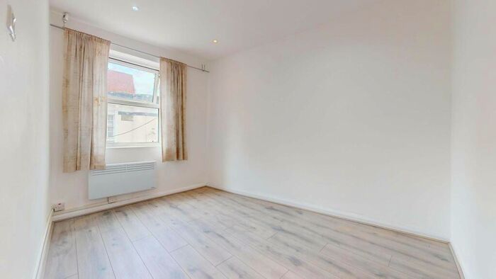 1 Bedroom Flat To Rent In Anglesea Road, SE18
