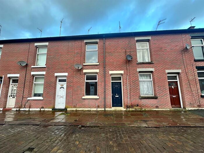 Terraced House To Rent In Bonsall Street, Blackburn, BB2