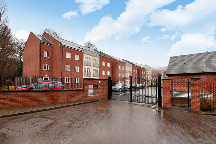 3 Bedroom Apartment To Rent In Beech Road, Headington, OX3
