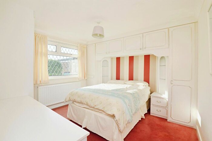 2 Bedroom Detached Bungalow For Sale In Wellington Grove, Bawtry, Doncaster, DN10