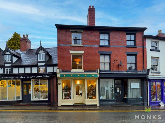 2 Bedroom Town House For Sale In High Street, Llanfyllin, SY22