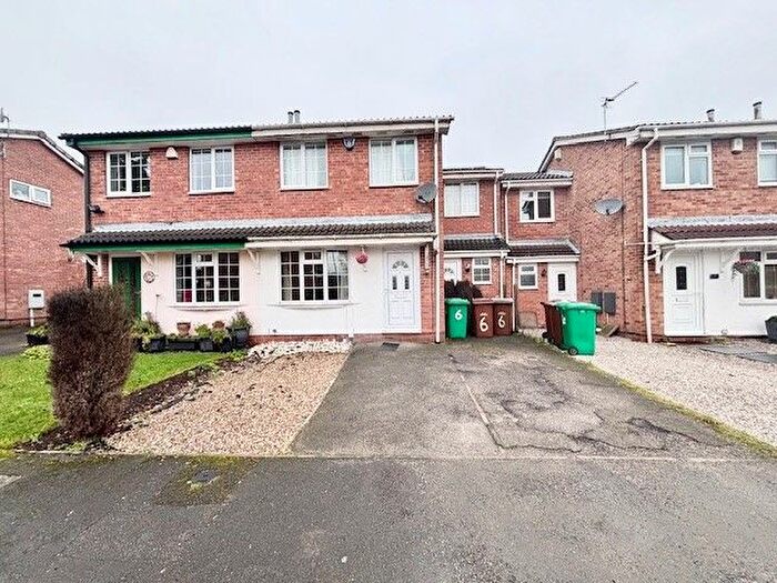 3 Bedroom Semi-Detached House To Rent In Osprey Close, Nottingham, NG11