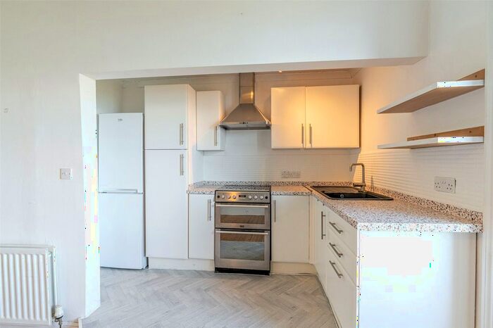 2 Bedroom Flat To Rent In Lower Granton Road, Edinburgh, EH5
