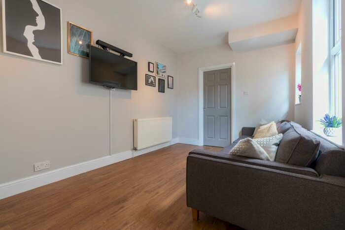 5 Bedroom Terraced House To Rent In Hudson Road, Portsmouth, PO5