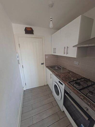 Studio To Rent In Portland Road, London, SE25