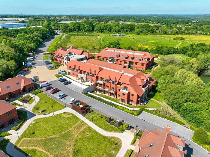 2 Bedroom Flat For Sale In Friary Meadow, Titchfield, PO15