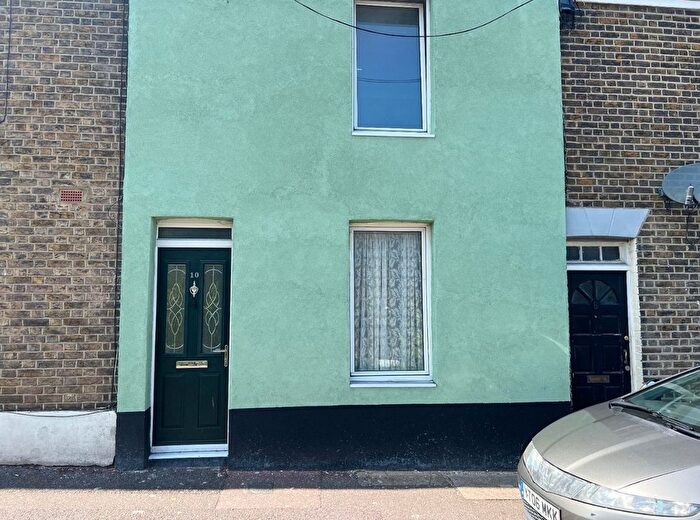 2 Bedroom Terraced House To Rent In Rochester Street, Chatham, Kent, ME4