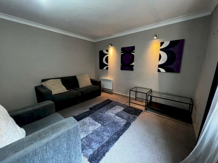 2 Bedroom Apartment To Rent In Langtons Wharf, Leeds, LS2
