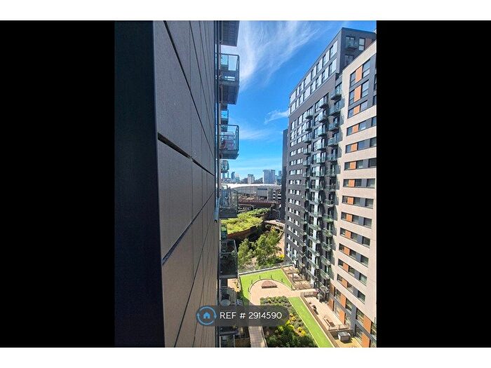 2 Bedroom Flat To Rent In Vallea Court, Manchester, M4