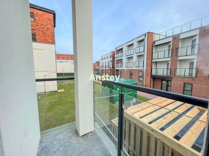2 Bedroom Flat To Rent In Portswood Road, Southampton, Hampshire, SO17