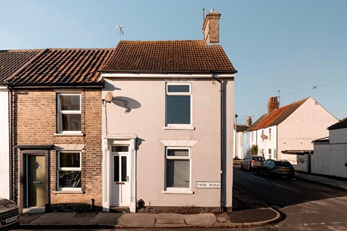 2 Bedroom End Of Terrace House For Sale In Park Road, Lowestoft, Suffolk, NR32