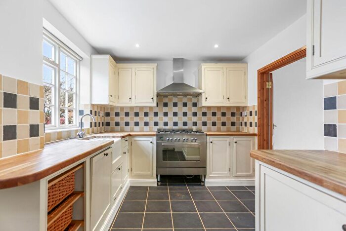 3 Bedroom Terraced House For Sale In Bristol Gardens, Brighton, BN2