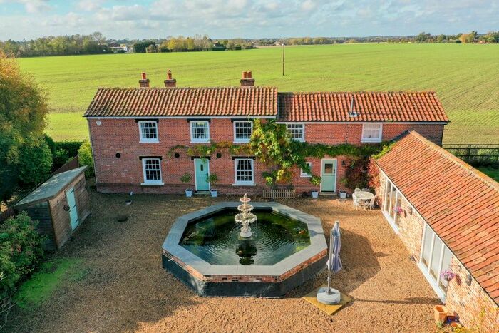 2 Bedroom Barn Conversion For Sale In Mill Road, Occold, Eye, IP23