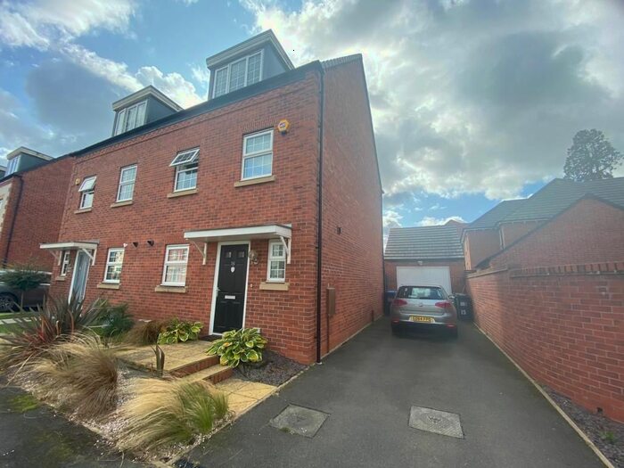 3 Bedroom Property To Rent In Peabody Way, Warwick, CV34