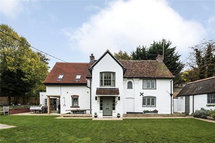 6 Bedroom Detached House For Sale In Foundry Road, Upper Clatford, Andover, Hampshire, SP11