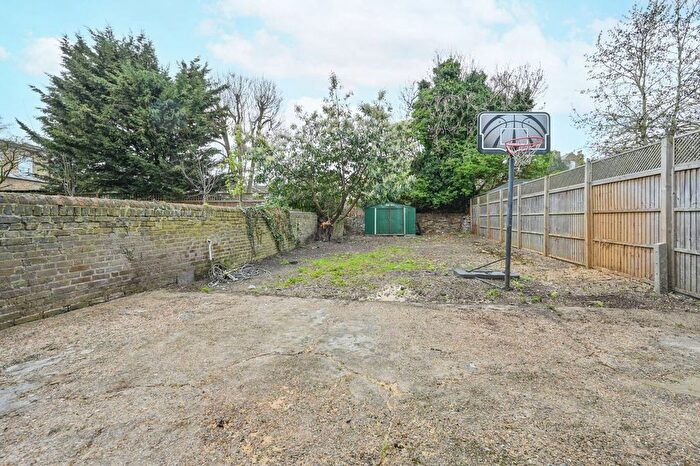 1 Bedroom Flat To Rent In Sutton Court Road, Chiswick, London, W4