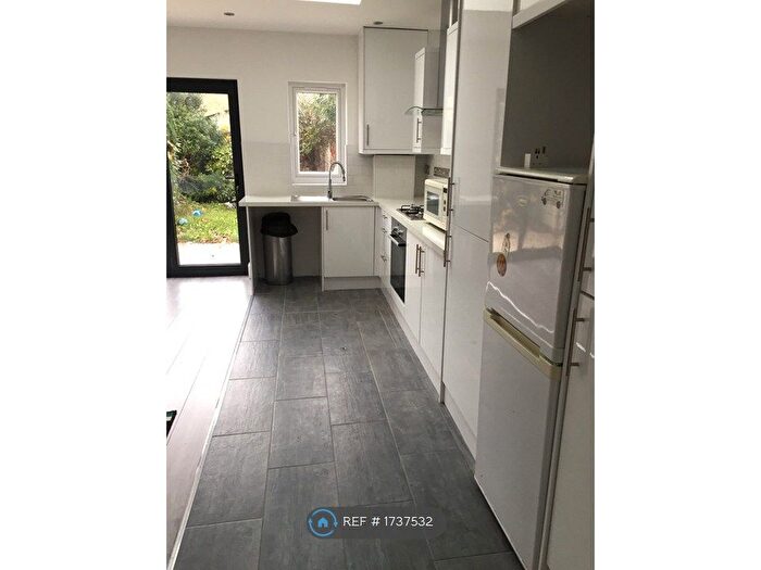 4 Bedroom Terraced House To Rent In Mitcham Road, Croydon, CR0