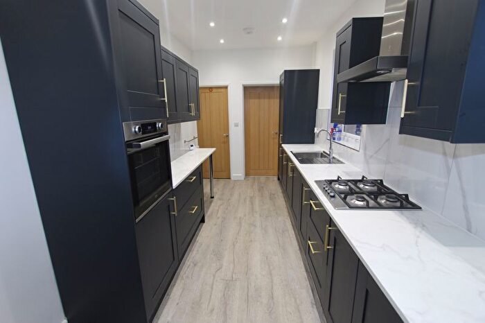 3 Bedroom Town House To Rent In Lutterworth Road, Northampton, NN1