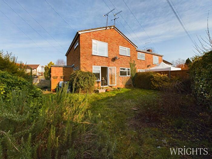 2 Bedroom Maisonette For Sale In Woodside Road, Welwyn, AL6