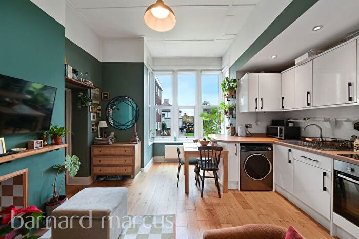 1 Bedroom Flat For Sale In Tennison Road, London, SE25