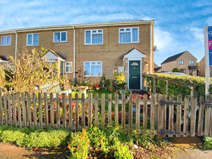 3 Bedroom Terraced House For Sale In Weavers Close, Witney, Oxfordshire, OX28