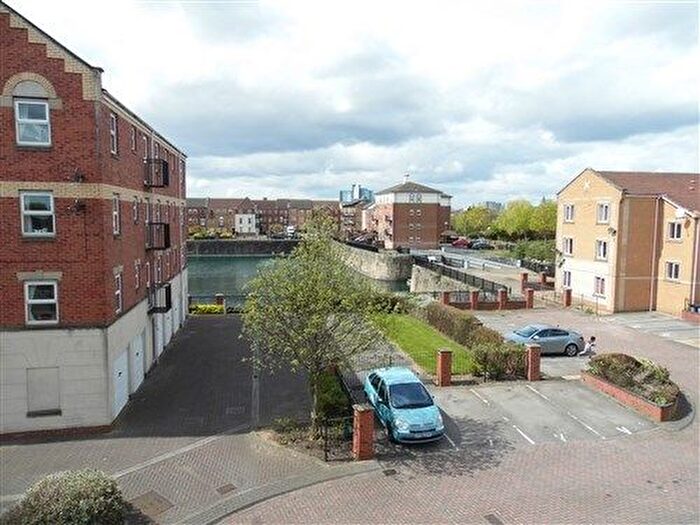 2 Bedroom Flat To Rent In Galleon Court, Victoria Dock, HU9