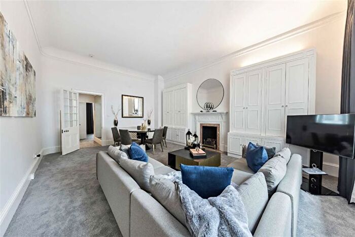 2 Bedroom Flat To Rent In Ennismore Gardens, South Kensington, SW7