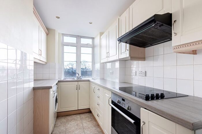 1 Bedroom Flat To Rent In Du Cane Court Balham High Road, London, SW17